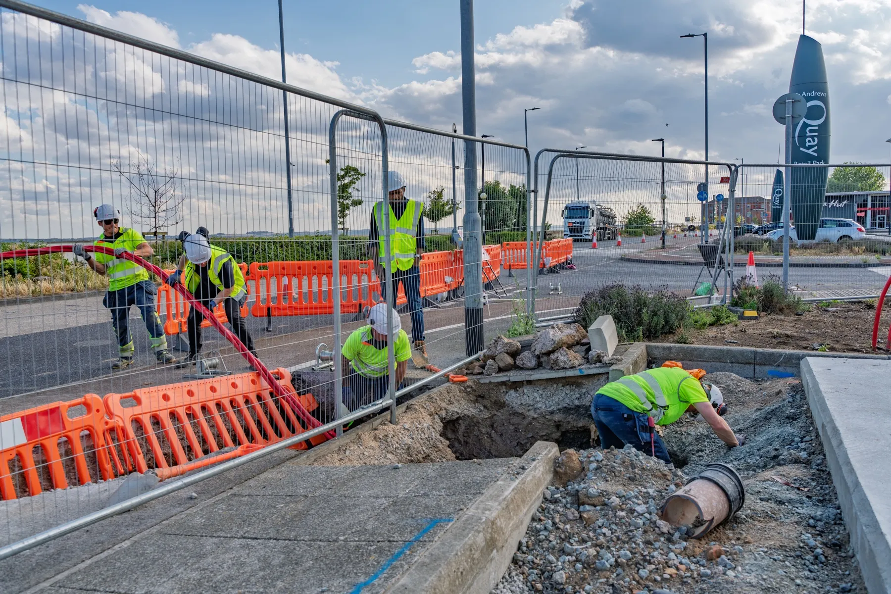 Hull Quays, enabling civils & connection works