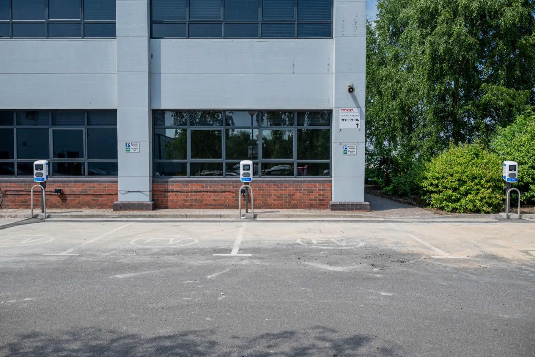 Toyota Material Handling, MER EV charging installation